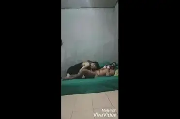 Kemesraan Sejoli Cantik Di Kamar Tidur Crot